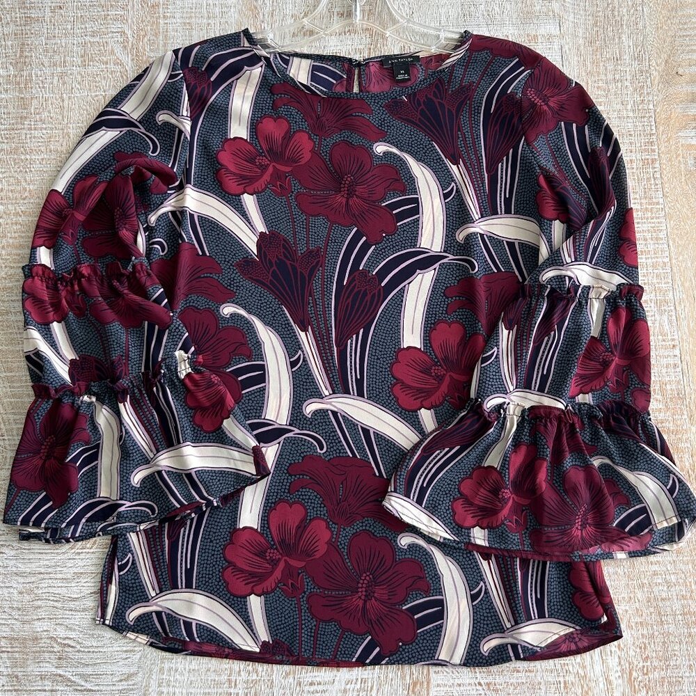 Ann Taylor Bell Sleeve Blouse/Top/Shirt Burgundy/Grey/White Floral XS/S